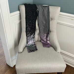 Beyond Yoga leggings in black and gray